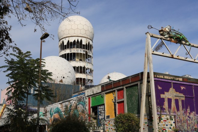 les installations radar, en ruines, photo Catherine Gras