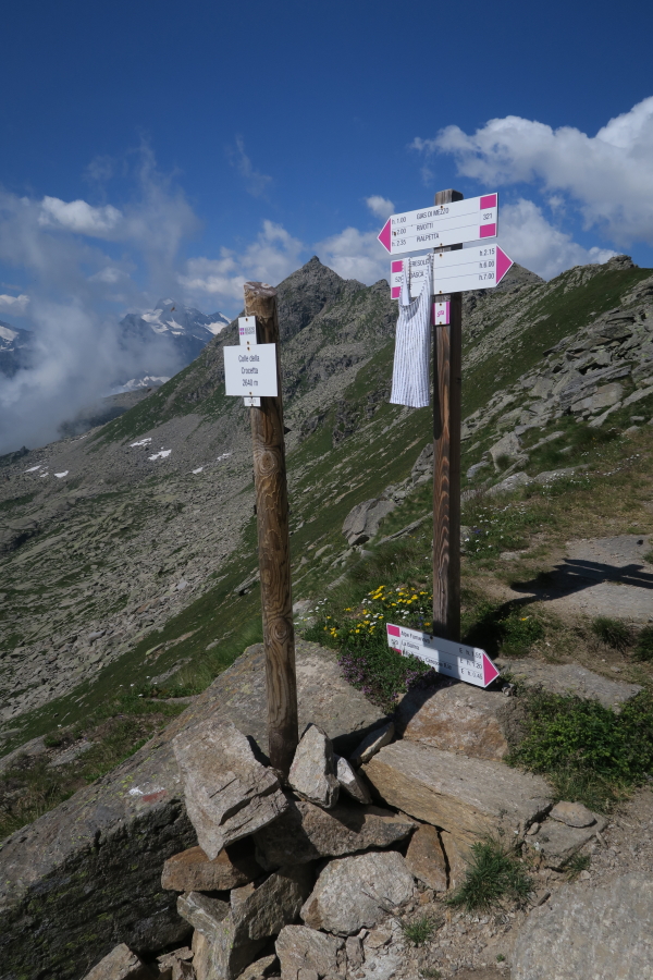 panneaux indicateurs sur la GTA, photo Catherine Gras