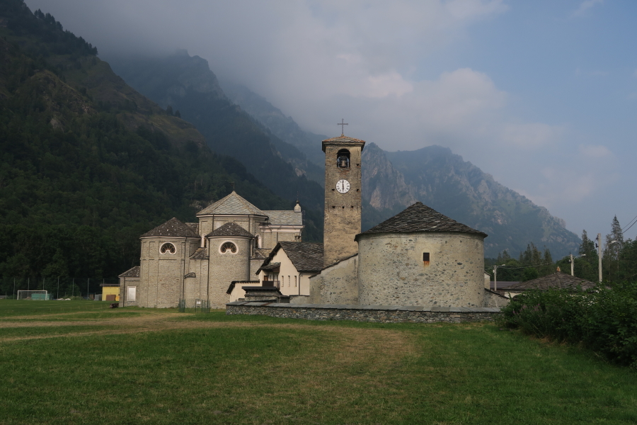 village du Piémont, église de la vallée, photo Catherine Gras