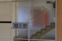 vitre, immeuble Oskar Niemeyer, photo Catherine Gras